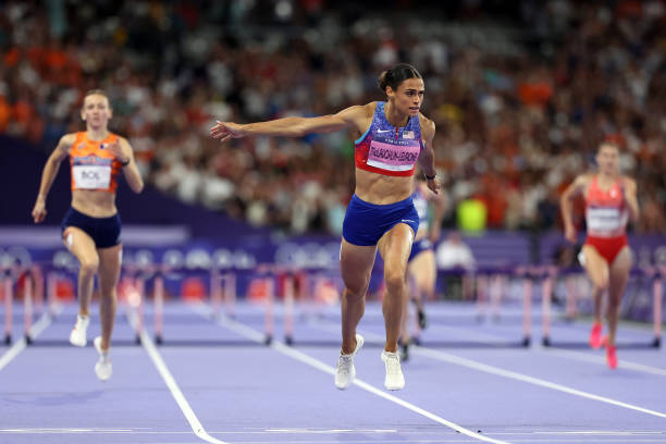 立定跳遠2米5：2024年男生體育考試的重要指標