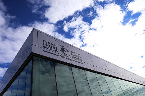 田徑運(yùn)動分類：按技術(shù)特點(diǎn)和比賽場地劃分項(xiàng)目