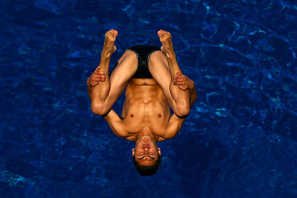 跳遠(yuǎn)收腿常見錯誤及糾正方法：避免落地不穩(wěn)