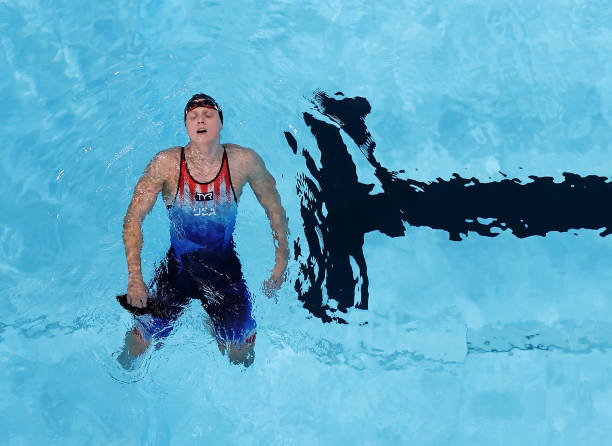 保護家人健康：游泳時如何避免感染乙肝病毒