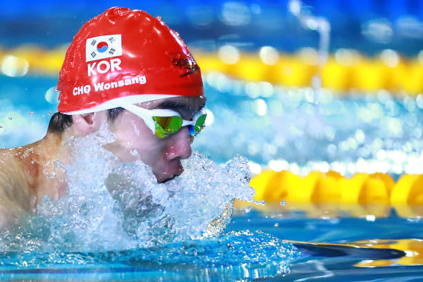 兒童游泳裝備選購指南：泳鏡、浮板等必備物品