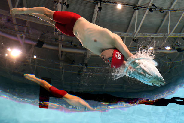 游泳對成年人關(guān)節(jié)友好，適合各年齡段的運(yùn)動選擇