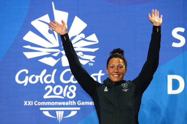 自由泳與蛙泳：哪種泳姿更適合長距離游泳？