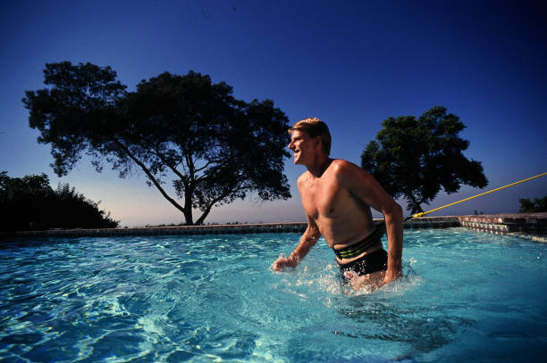 游泳比賽發(fā)令視頻：哨聲與起跳的完美同步