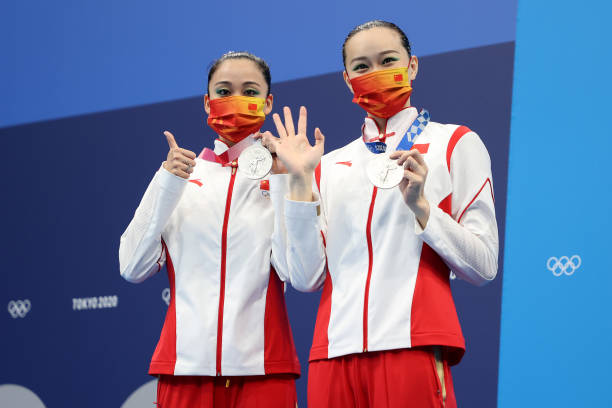 東京奧運會:加拿大新星麥克尼爾爆冷奪得女子100米蝶泳冠軍