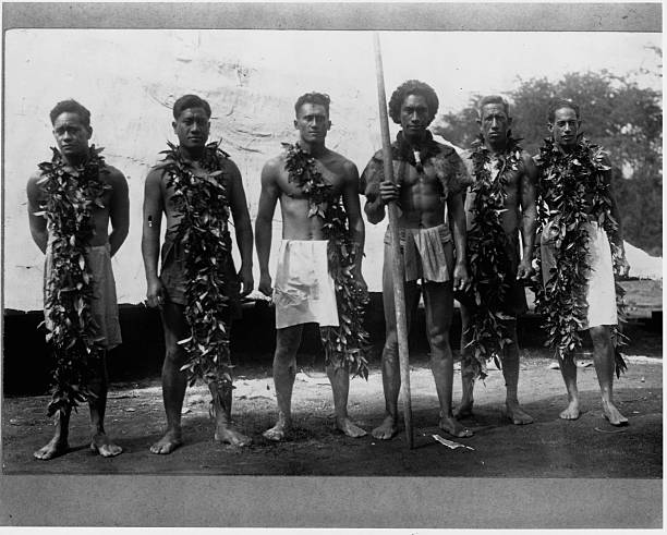 追溯游泳起源：古代人類如何發(fā)明水上移動(dòng)方式