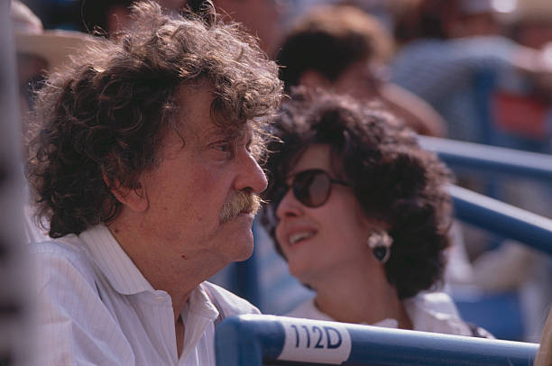 費(fèi)德勒2020溫網(wǎng)精彩瞬間：經(jīng)典擊球與關(guān)鍵比分回顧