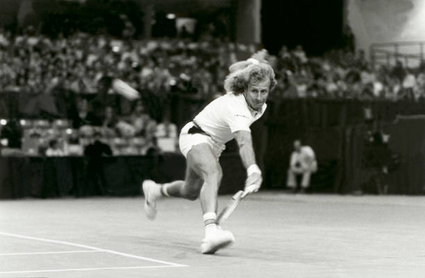 網(wǎng)球正手握拍姿勢的練習方法與技巧