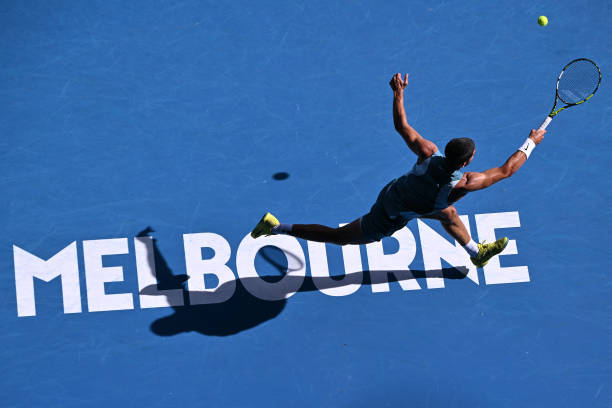 網(wǎng)球單打場地與雙打場地寬度對比