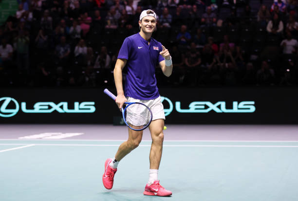 聚焦鄭欽文：實時技術統(tǒng)計與比賽策略解讀