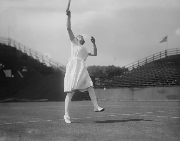 網(wǎng)球場(chǎng)地寬度標(biāo)準(zhǔn)與球員戰(zhàn)術(shù)的關(guān)系探討