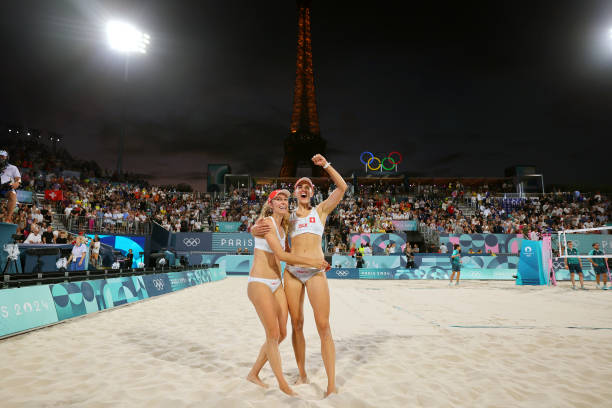 排球場(chǎng)地長(zhǎng)寬尺寸要求：室內(nèi)與室外場(chǎng)地是否一致？