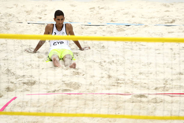 排球墊球教學(xué)：手部動作、腳步移動與節(jié)奏控制