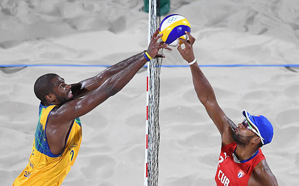 排球比賽場(chǎng)地的長(zhǎng)和寬分別是多少米？