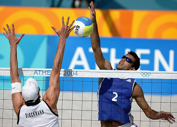 如何快速搭建一個(gè)標(biāo)準(zhǔn)氣排球場(chǎng)地？步驟教學(xué)