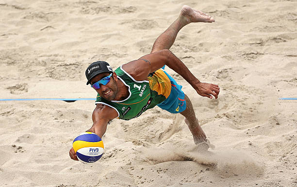 中考排球考試標準高度解析:如何正確測量與訓練?