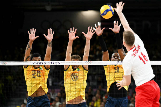 觸網(wǎng)擊球犯規(guī)的常見(jiàn)誤區(qū)與正確判罰