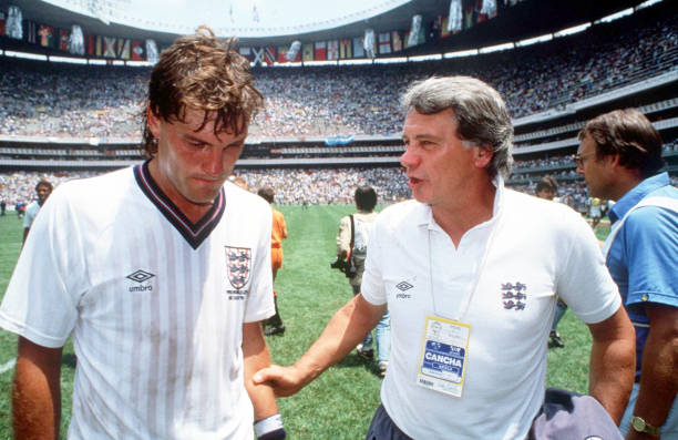 足球史上的經(jīng)典：馬拉多納奪冠年齡解析