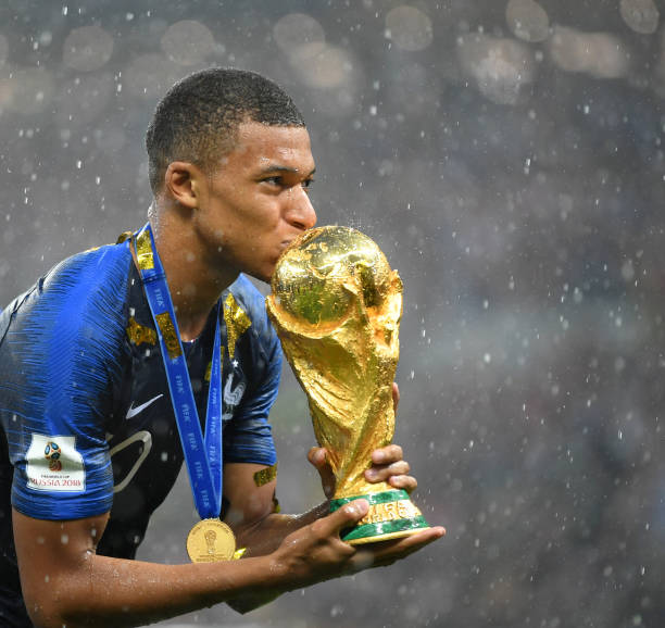 里瓦爾多世界杯謝幕之旅：時(shí)間線回顧與年份揭秘