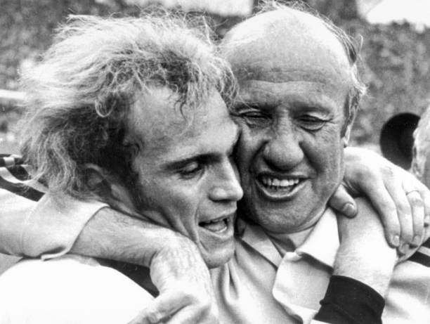 足球迷必知：第一屆世界杯的舉辦年份是？